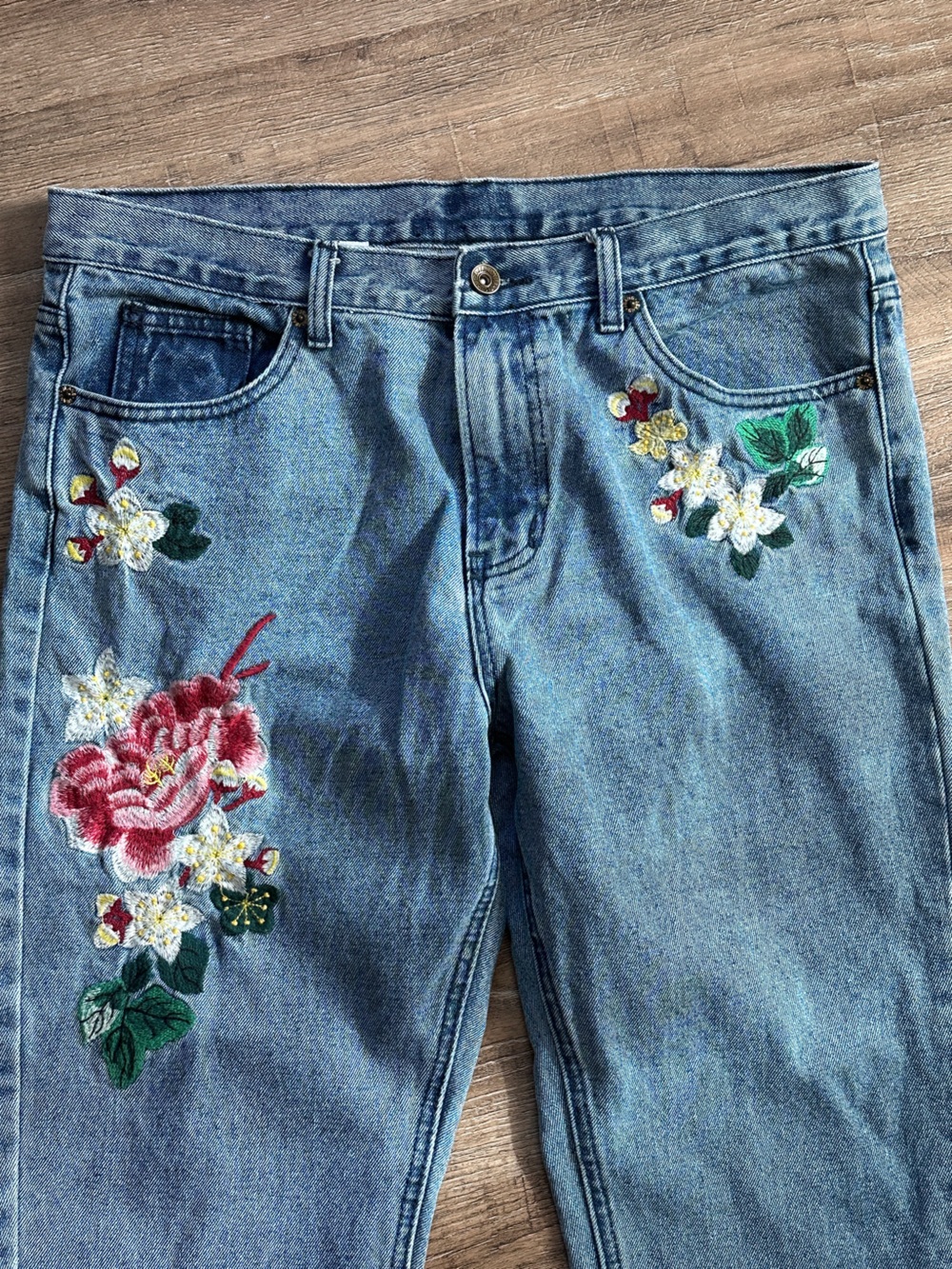 Embroidered Floral Jeans Light Wash Straight Leg Cottagecore Boho Peony XL 34 - Picture 2 of 8